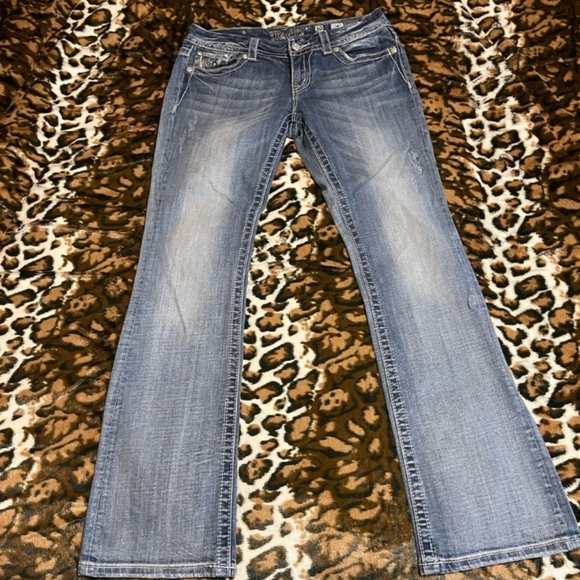 Miss Me Women’s Easy Boot Rhinestone and Sequin Back-flap Pocket Jeans NWOT - Picture 4 of 7